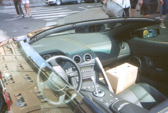 interieur_voiture_jaune